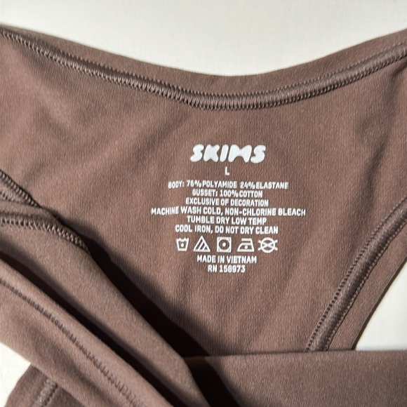 SKIMS Fits Everybody Dipped Front Thong - Picture 3 of 9